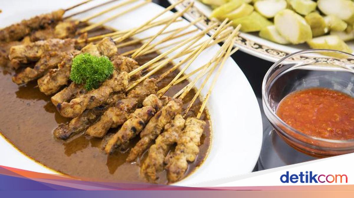 Sate Madura Cak Rosyi: Kenikmatan yang Menggigit Jiwa di Cilacap